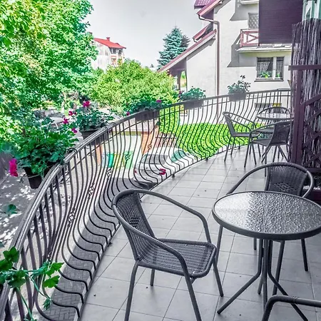 Amber Проживание в семье Владыславово