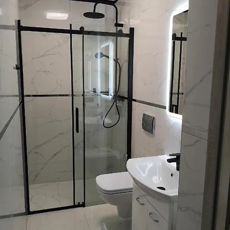 Amber Проживание в семье